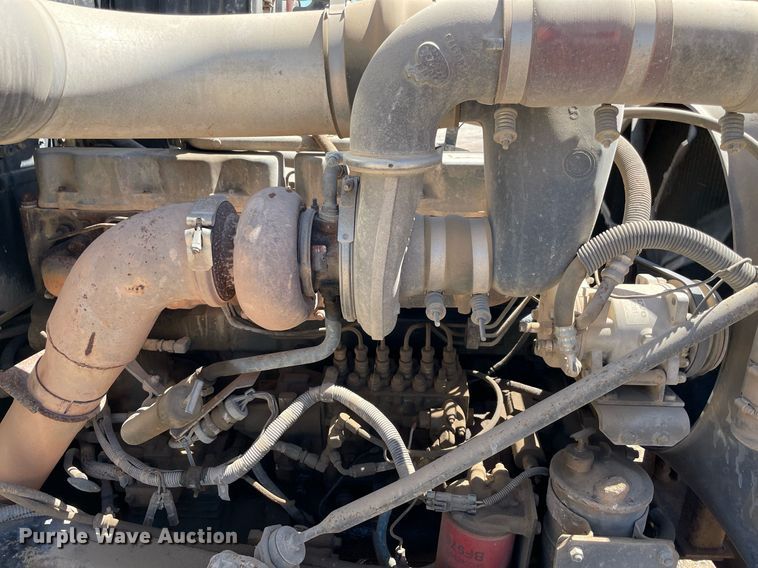 image for item MM9482 1991 Mack RD688S  winch truck