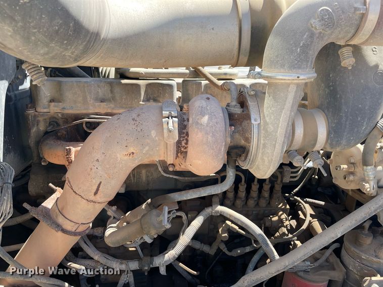 image for item MM9482 1991 Mack RD688S  winch truck