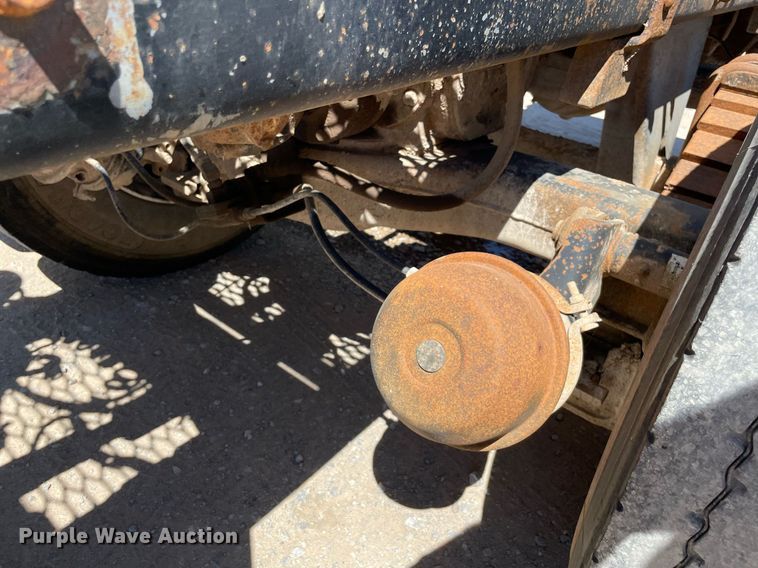 image for item MM9482 1991 Mack RD688S  winch truck