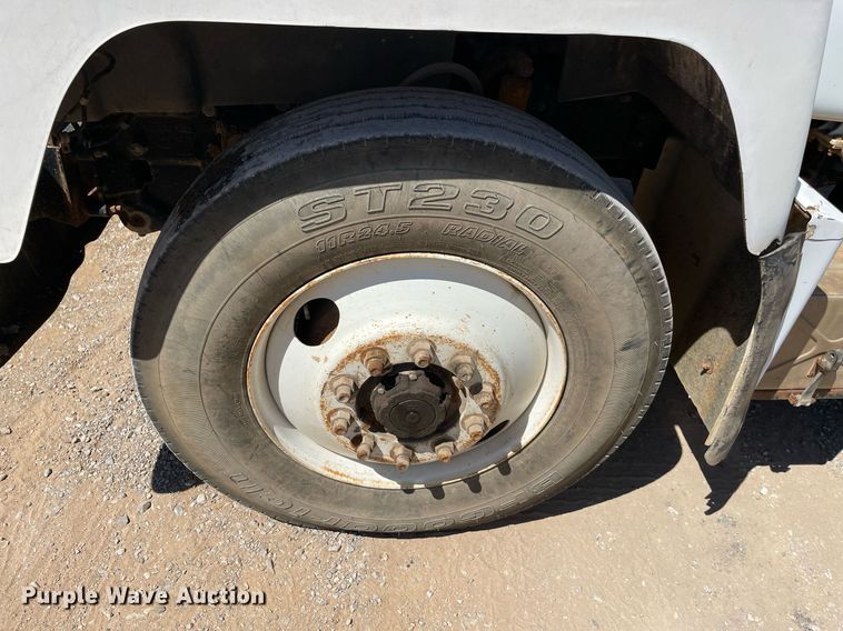 image for item MM9482 1991 Mack RD688S  winch truck