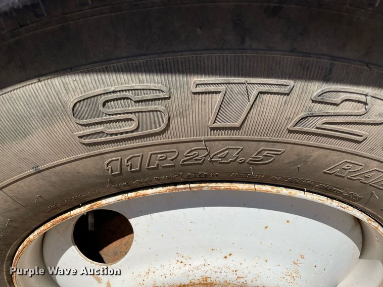 image for item MM9482 1991 Mack RD688S  winch truck