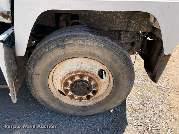 image for item MM9482 1991 Mack RD688S  winch truck