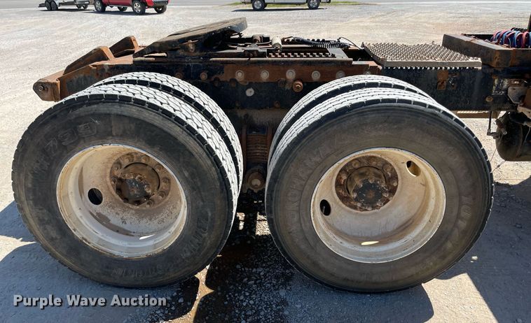 image for item MM9482 1991 Mack RD688S  winch truck