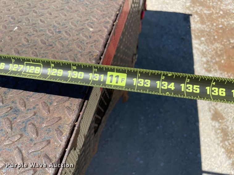 image for item MM9484 2004 International 4300  flatbed truck