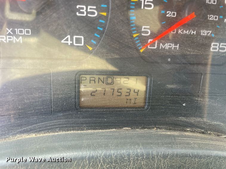 image for item MM9484 2004 International 4300  flatbed truck