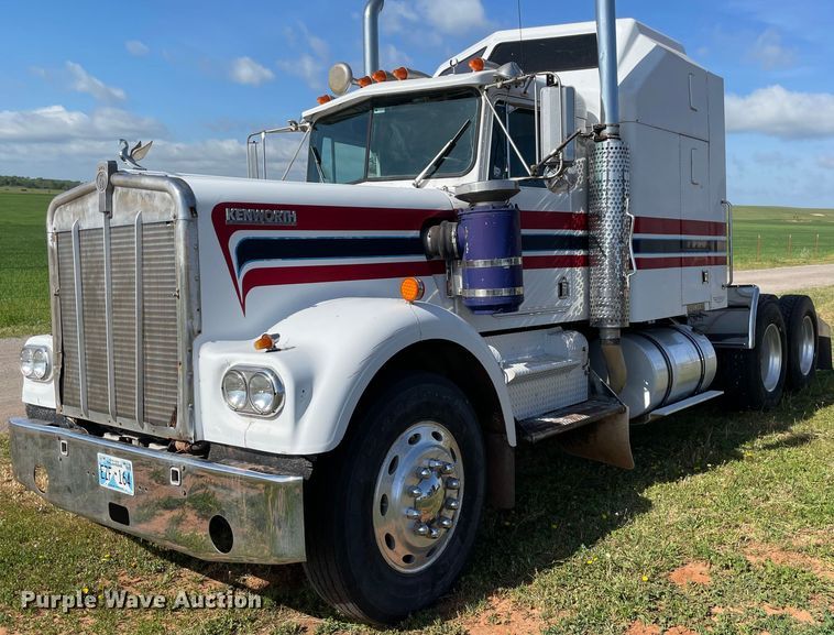 image for item MM9492 1981 Kenworth W900  semi truck