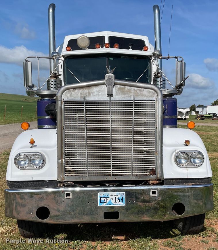 image for item MM9492 1981 Kenworth W900  semi truck