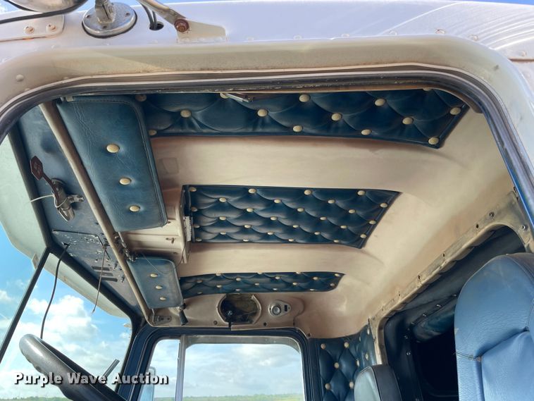 image for item MM9492 1981 Kenworth W900  semi truck