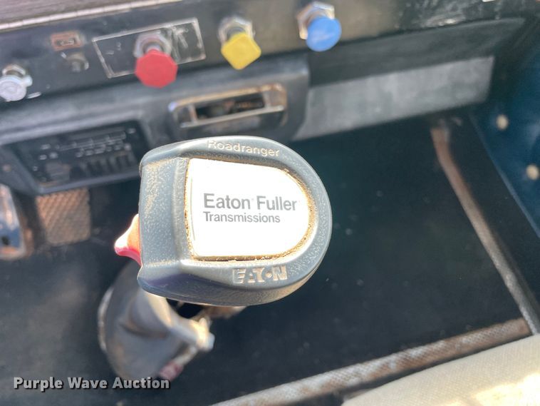 image for item MM9492 1981 Kenworth W900  semi truck