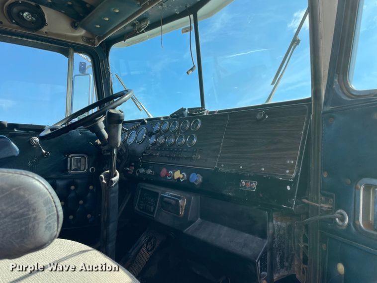 image for item MM9492 1981 Kenworth W900  semi truck