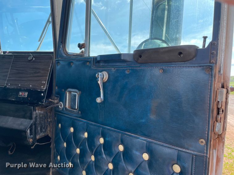 image for item MM9492 1981 Kenworth W900  semi truck