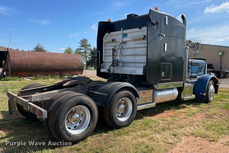 image for item MM9493 1982 Peterbilt 359  semi truck