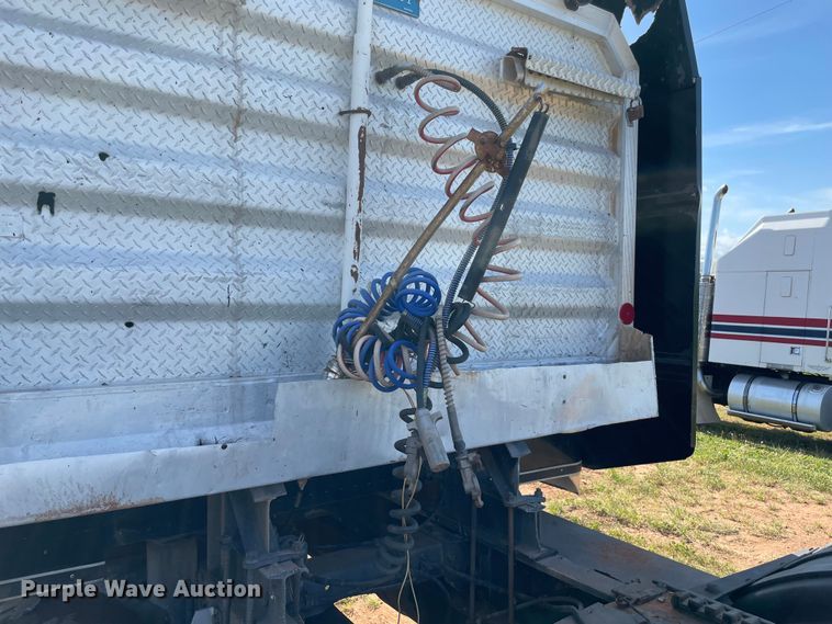 image for item MM9493 1982 Peterbilt 359  semi truck