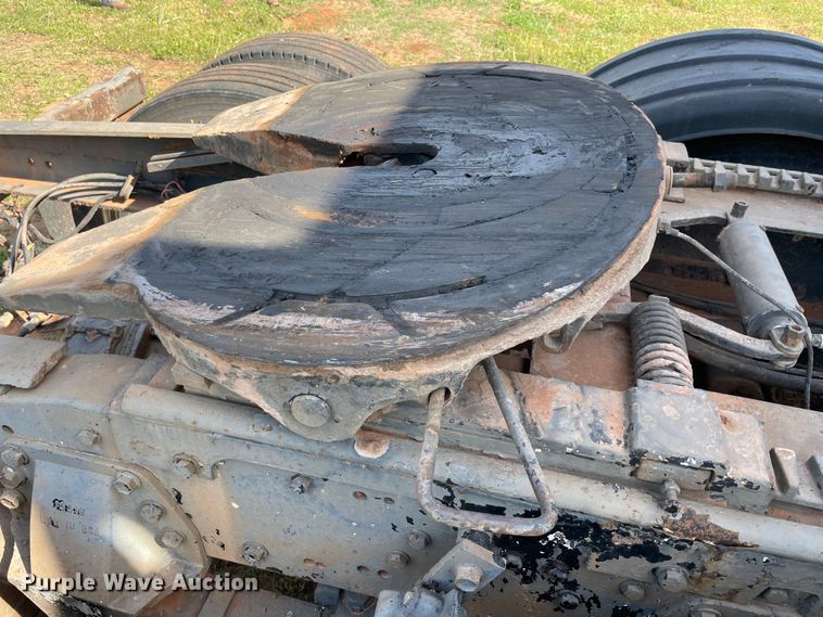 image for item MM9493 1982 Peterbilt 359  semi truck