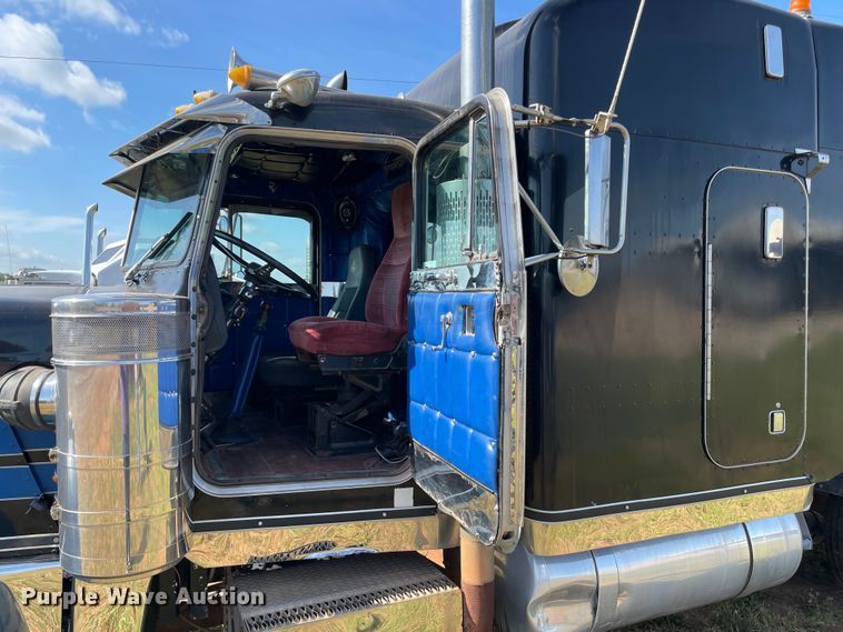 image for item MM9493 1982 Peterbilt 359  semi truck