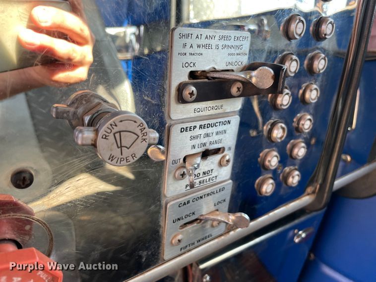 image for item MM9493 1982 Peterbilt 359  semi truck