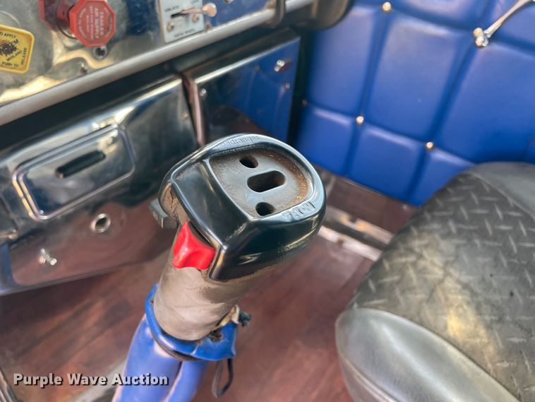 image for item MM9493 1982 Peterbilt 359  semi truck