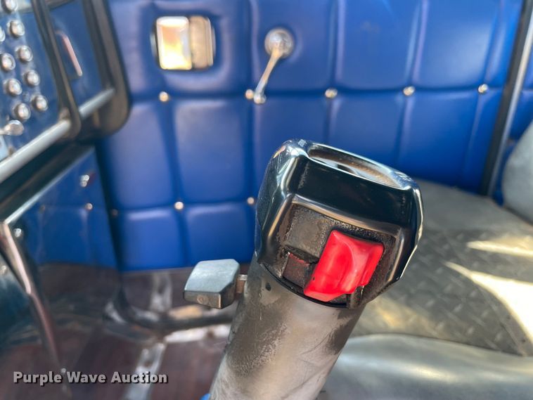 image for item MM9493 1982 Peterbilt 359  semi truck