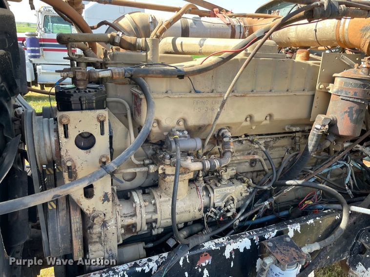 image for item MM9493 1982 Peterbilt 359  semi truck