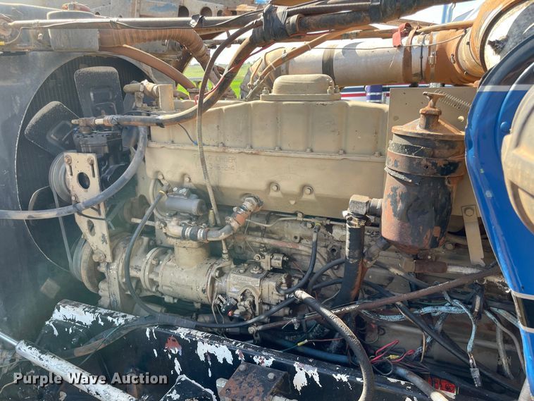 image for item MM9493 1982 Peterbilt 359  semi truck