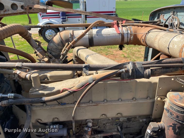 image for item MM9493 1982 Peterbilt 359  semi truck