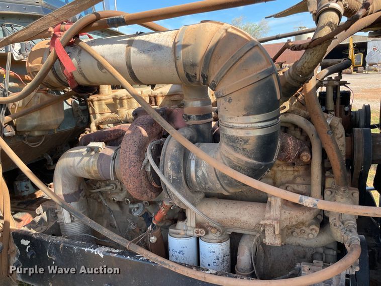 image for item MM9493 1982 Peterbilt 359  semi truck