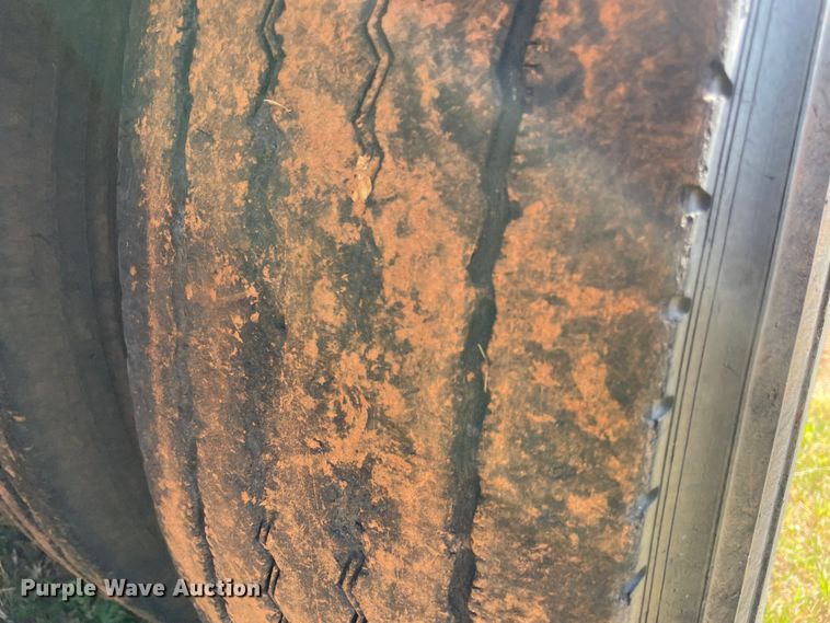 image for item MM9493 1982 Peterbilt 359  semi truck