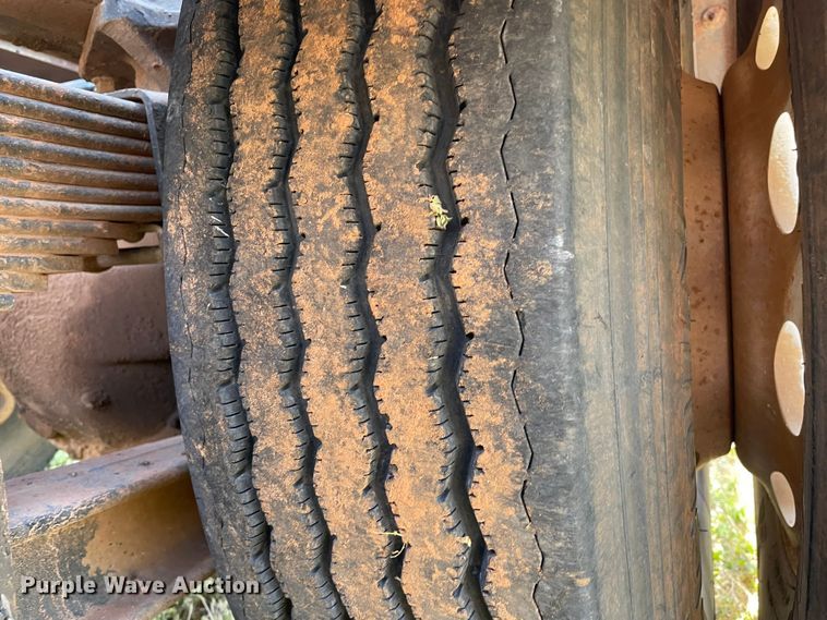 image for item MM9493 1982 Peterbilt 359  semi truck