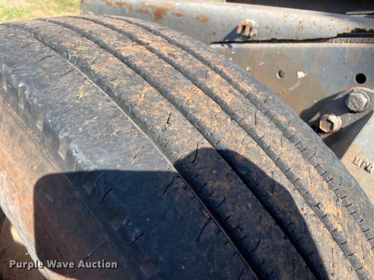 image for item MM9493 1982 Peterbilt 359  semi truck