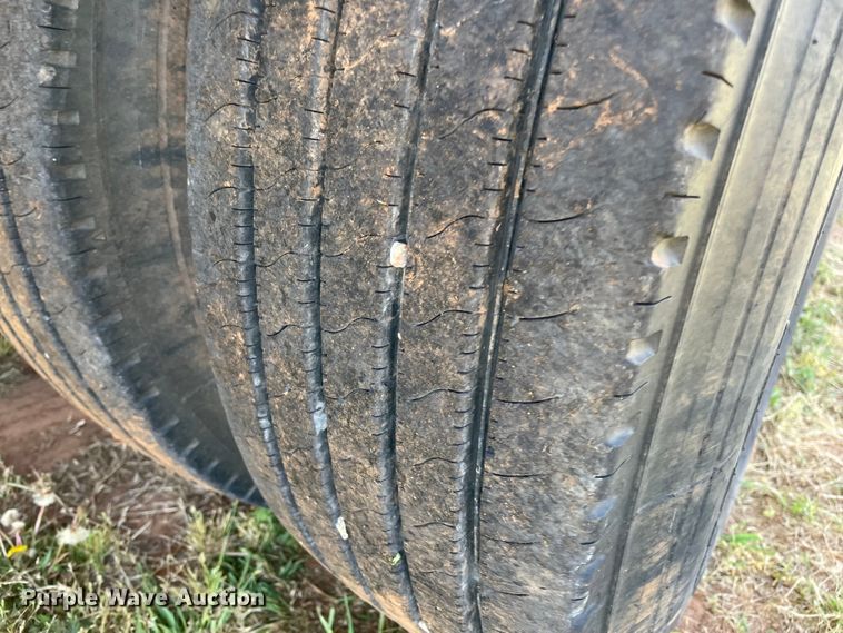 image for item MM9493 1982 Peterbilt 359  semi truck