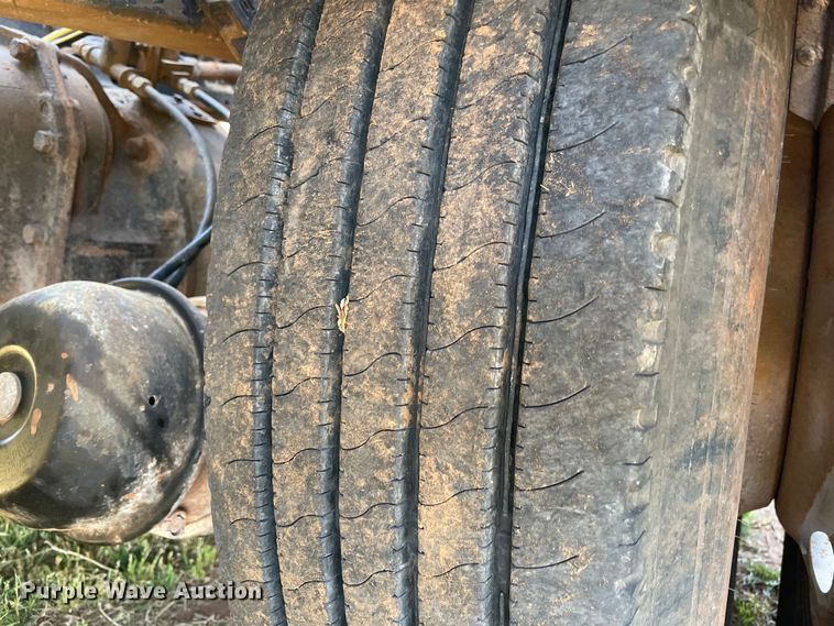 image for item MM9493 1982 Peterbilt 359  semi truck