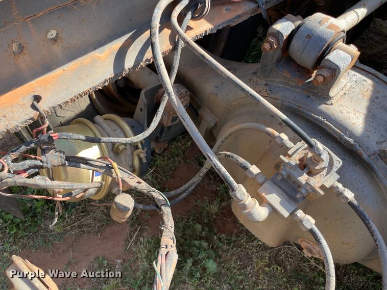 image for item MM9493 1982 Peterbilt 359  semi truck