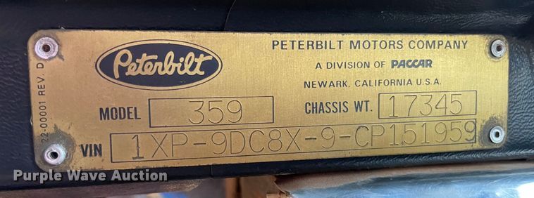 image for item MM9493 1982 Peterbilt 359  semi truck