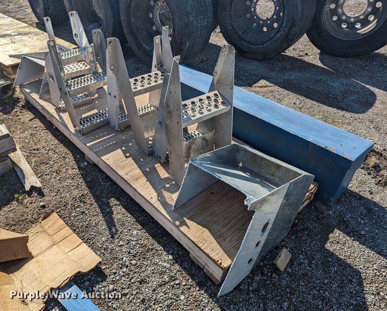 image for item MN9875 Truck parts