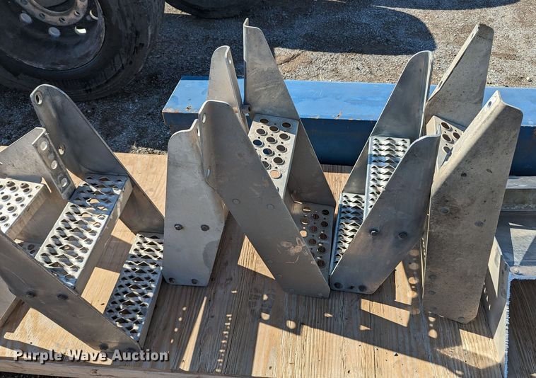 image for item MN9875 Truck parts