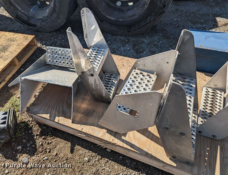 image for item MN9875 Truck parts