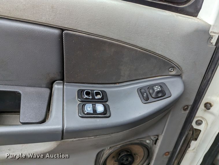 image for item MN9946 2005 Freightliner Columbia  semi truck