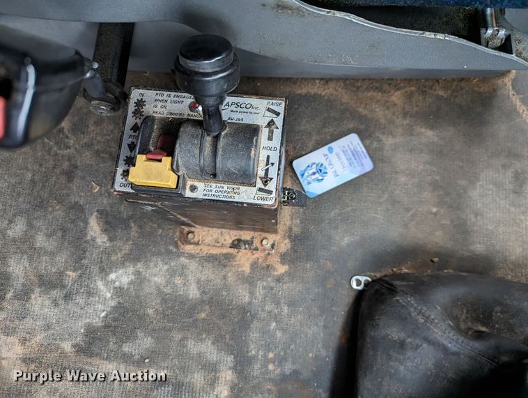 image for item MN9946 2005 Freightliner Columbia  semi truck