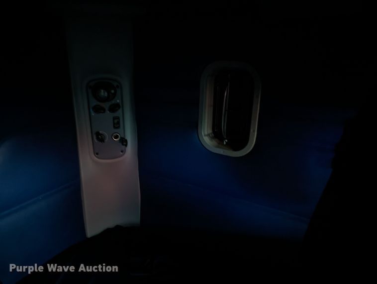 image for item MN9946 2005 Freightliner Columbia  semi truck