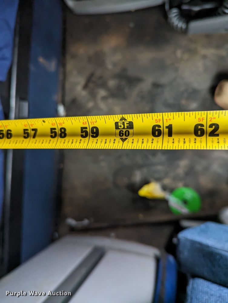 image for item MN9946 2005 Freightliner Columbia  semi truck