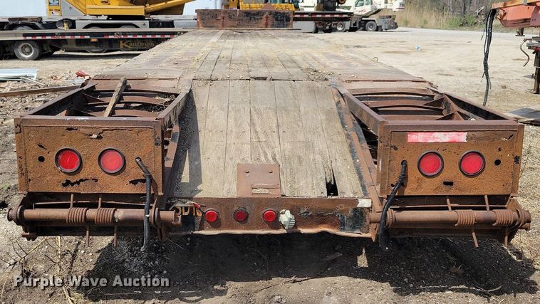 image for item MO9658 2006 Aztec  drop deck equipment trailer