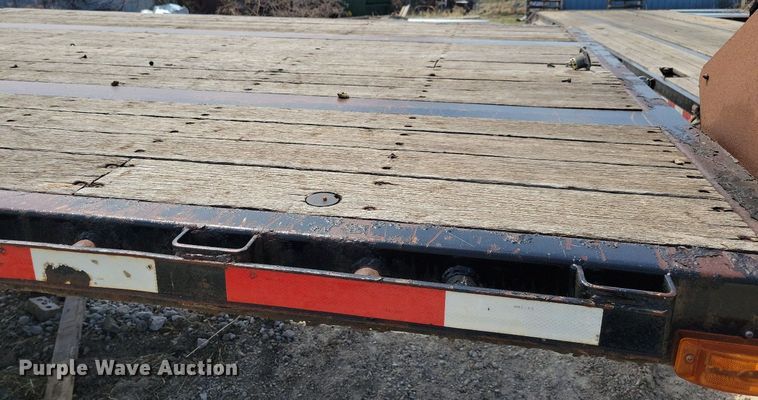 image for item MO9658 2006 Aztec  drop deck equipment trailer