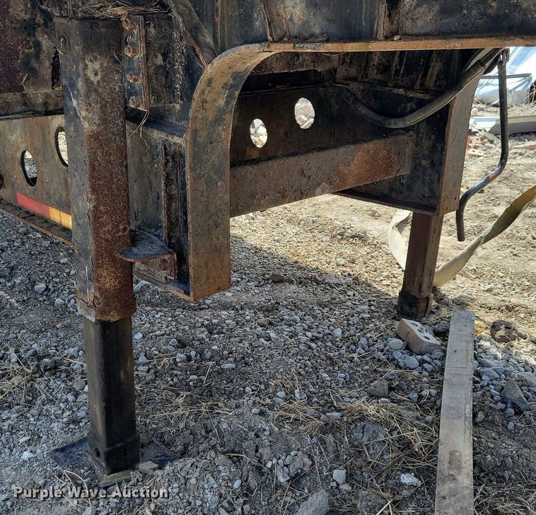 image for item MO9658 2006 Aztec  drop deck equipment trailer