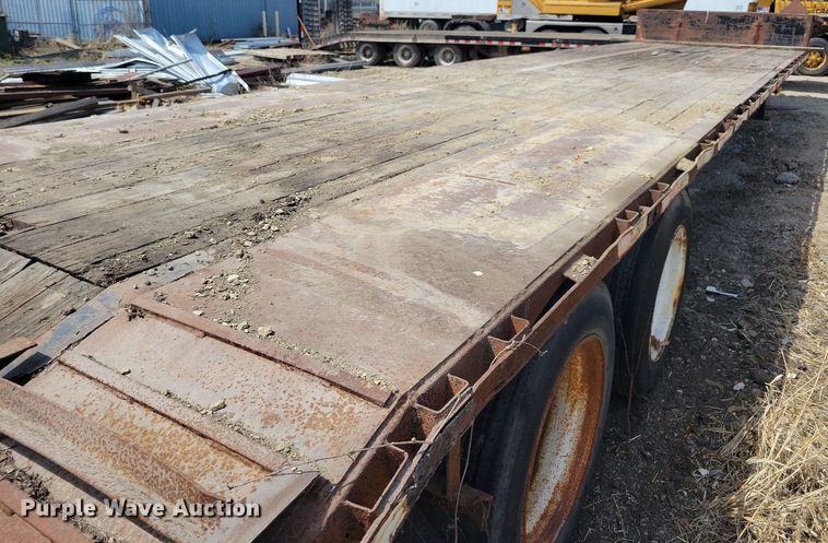 image for item MO9658 2006 Aztec  drop deck equipment trailer