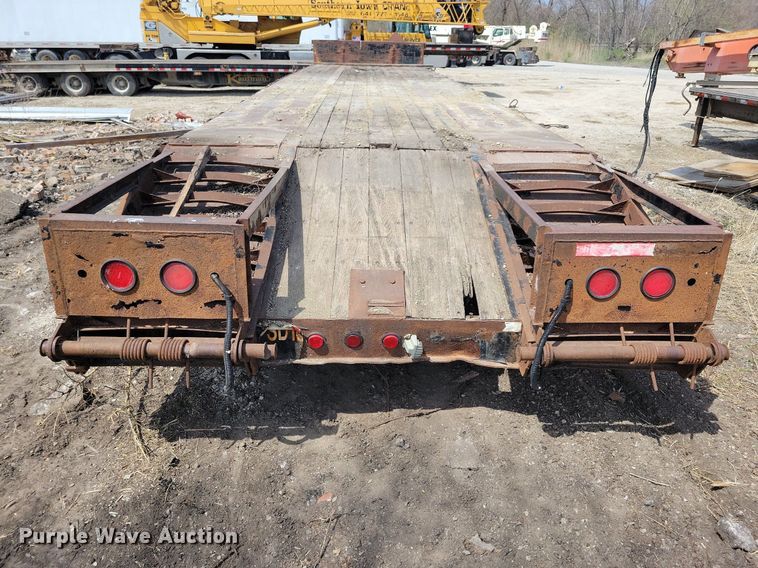 image for item MO9658 2006 Aztec  drop deck equipment trailer