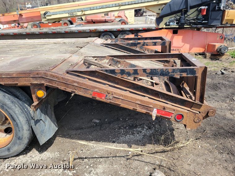 image for item MO9658 2006 Aztec  drop deck equipment trailer