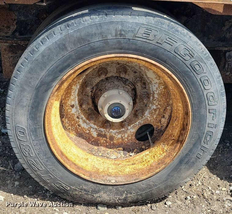 image for item MO9658 2006 Aztec  drop deck equipment trailer