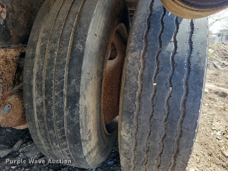 image for item MO9658 2006 Aztec  drop deck equipment trailer