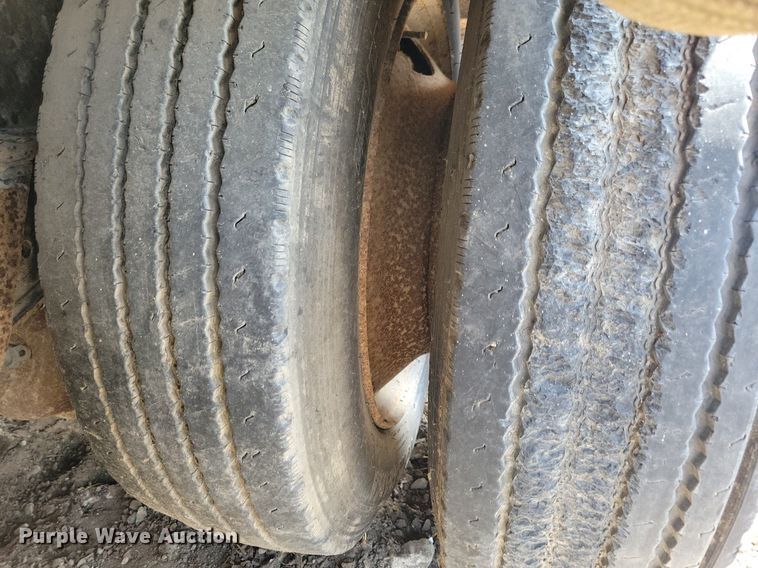 image for item MO9658 2006 Aztec  drop deck equipment trailer