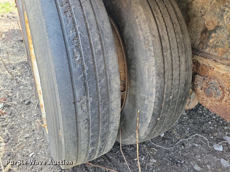 image for item MO9658 2006 Aztec  drop deck equipment trailer